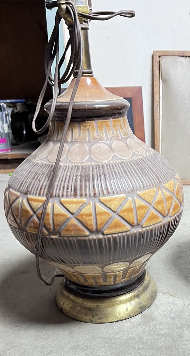 VINTAGE MID CENTURY MODERN POTTERY TABLE LAMP EARTH TONES WORKS 30” TALL BEAUTY