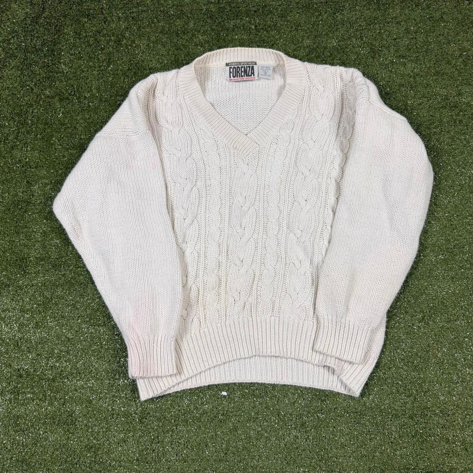 Vintage 80s/90s Forenza Heavyweight Cable Knit V-Neck Sweater Vintage 80s/90s Forenza Heavyweight Cable Knit V-Neck Sweater