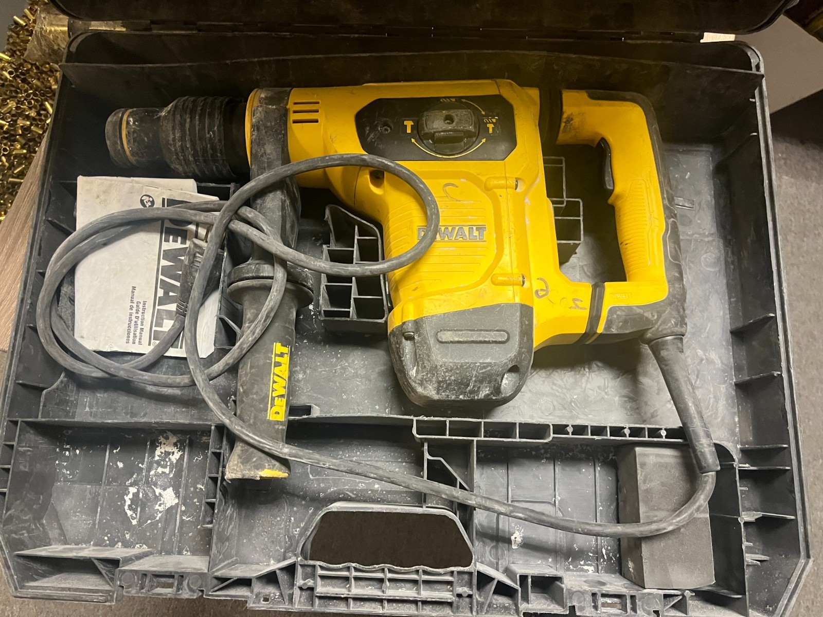 DeWalt D25481 SDS Max Rotary Hammer Drill W/ DCH481X2 Carry Case READ