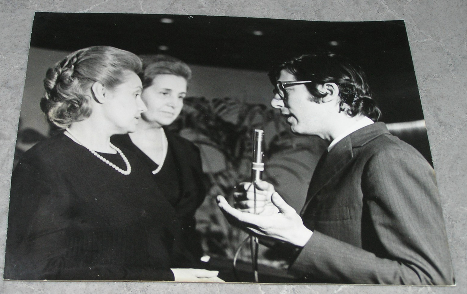 EVA PERON sisters Original  VINTAGE ARCHIVE PRESS PHOTO 1972 22 cm X 18 cm