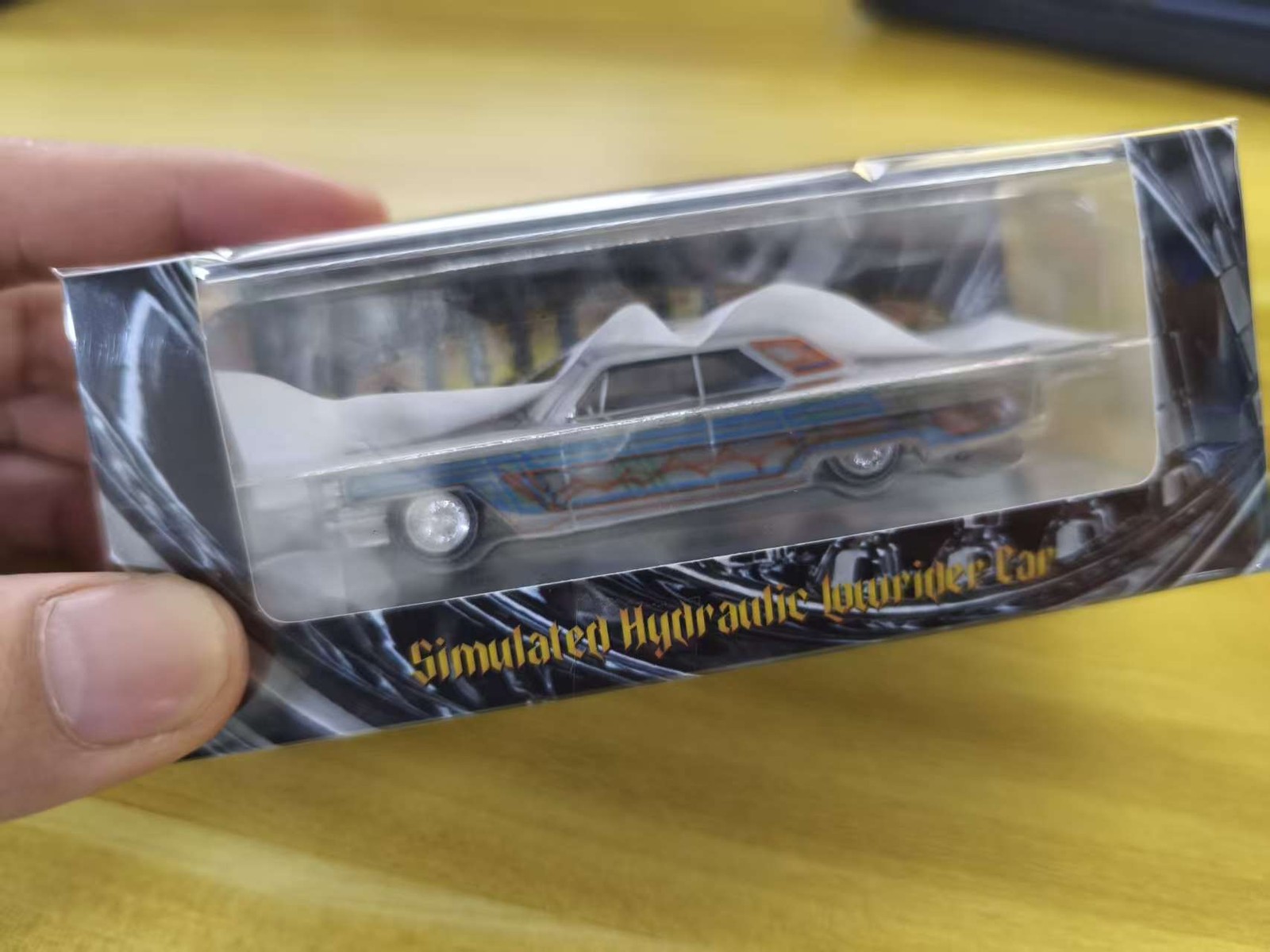 97M 1:64 Cadillac DeVille 1964 Coupe Jumping Car Diecast Model Ornament 97M 1:64 Cadillac DeVille 1964 Coupe Jumping Car Diecast Model Ornament