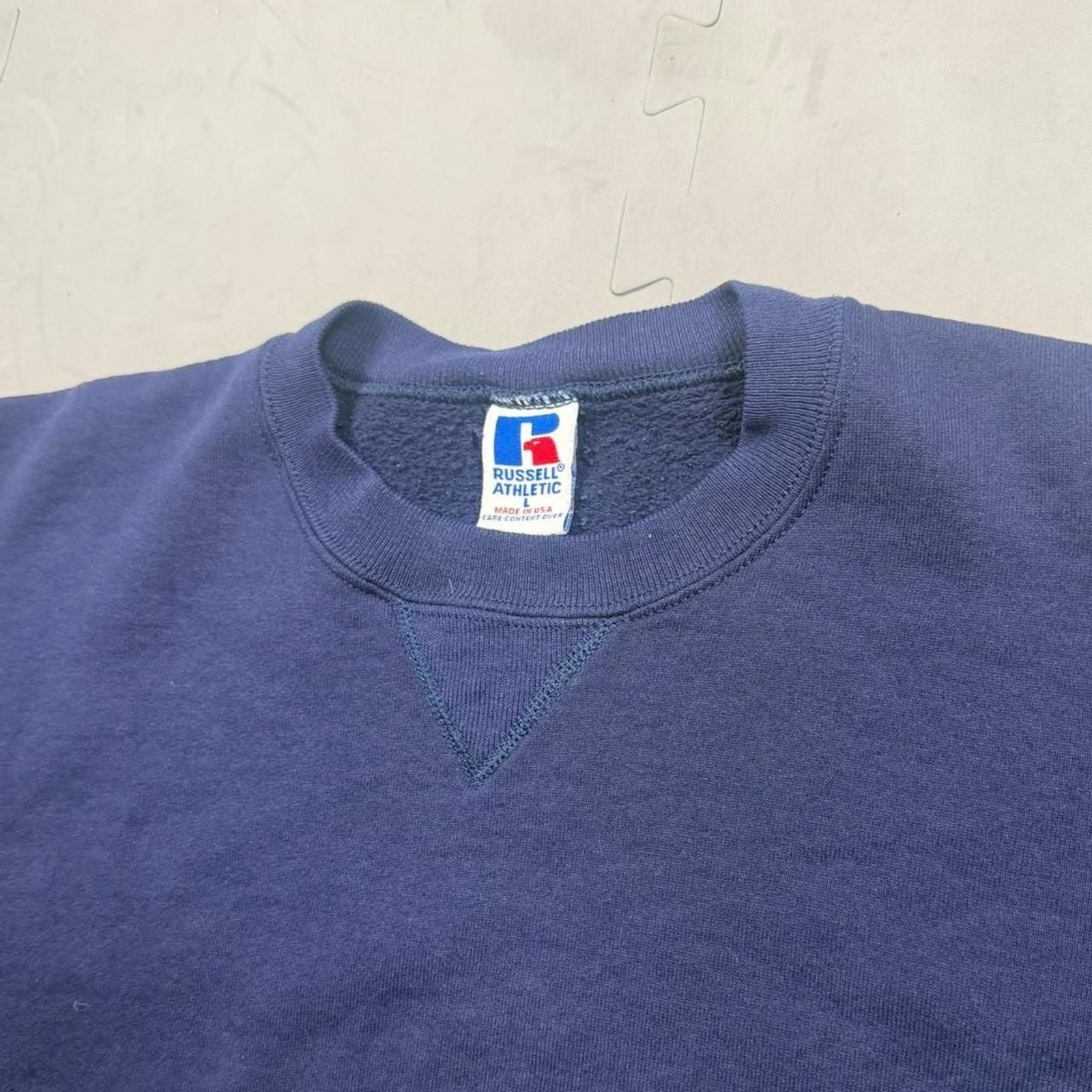 Vintage 1990s Russell Athletic Plain Blank Sweatshirt Mens Large Navy Blue USA
