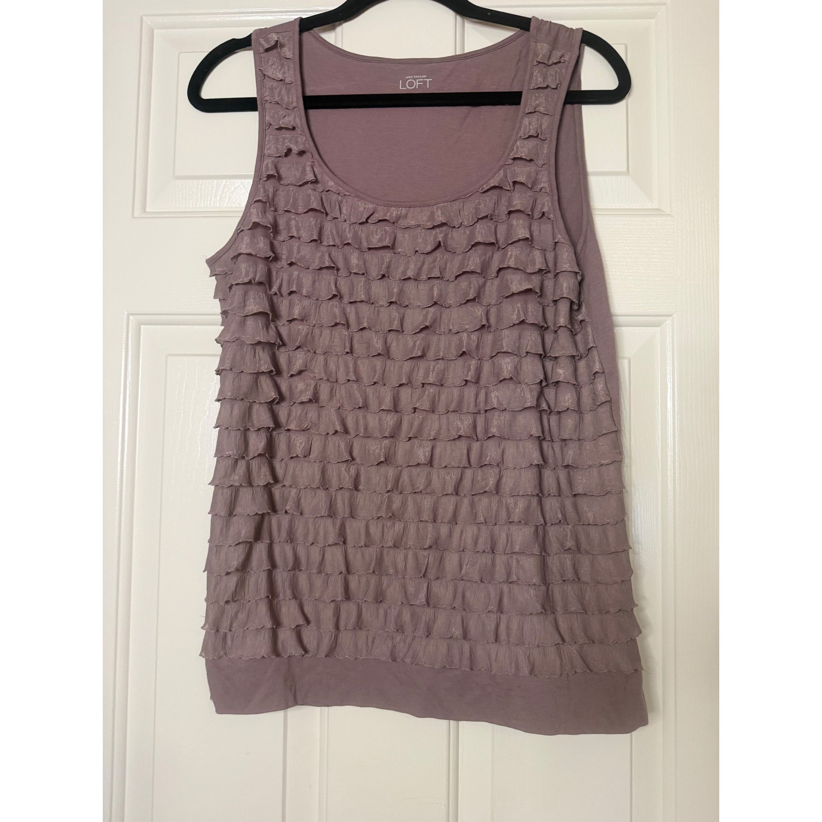 Ann Taylor LOFT Mauve Purple Tiered Ruffle Front Sleeveless Tank Top Medium Ann Taylor LOFT Mauve Purple Tiered Ruffle Front Sleeveless Tank Top Medium