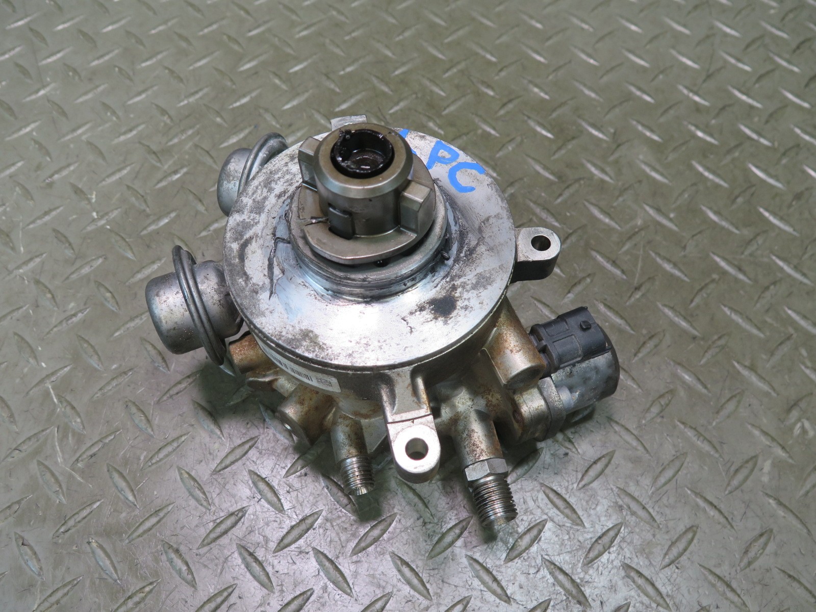 2008-2010 PORSCHE CAYENNE 957 TURBO HIGH PRESSURE FUEL PUMP 102K