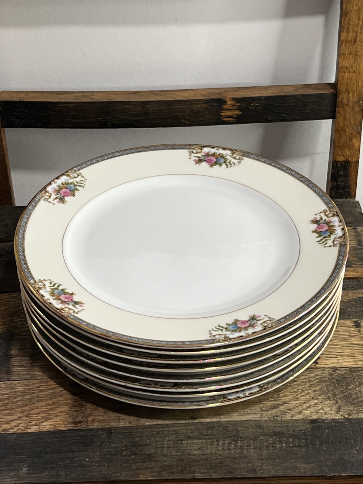 Noritake Grasmere 76567 Dinner Plates Set of 8 Floral Gold Trim Japan 10”