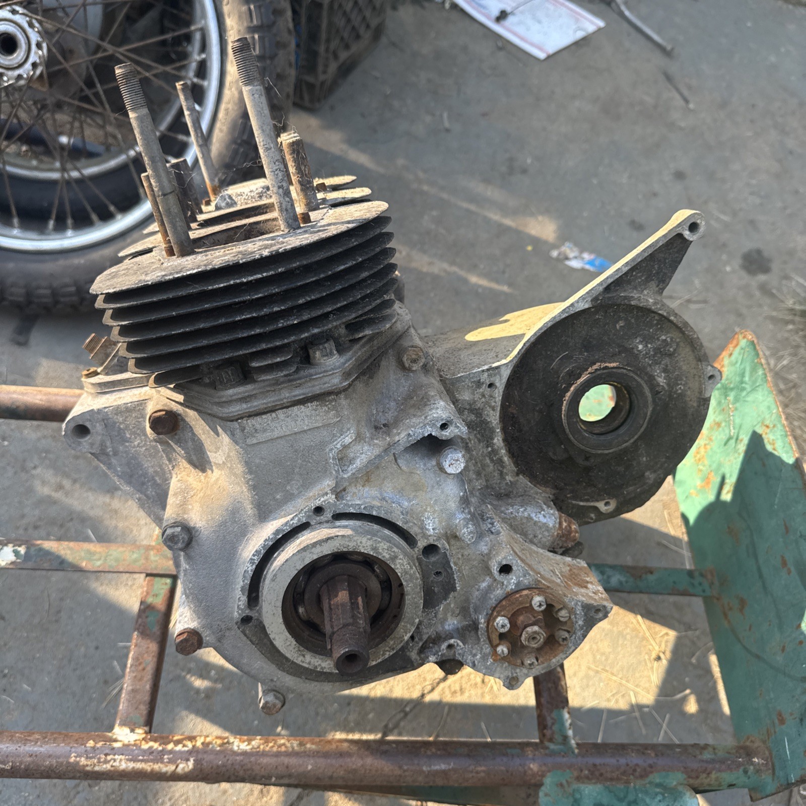1972 Triumph Trident T150T T150 T 150 750 750cc Triple Bottom End Engine Cases 1972 Triumph Trident T150T T150 T 150 750 750cc Triple Bottom End Engine Cases