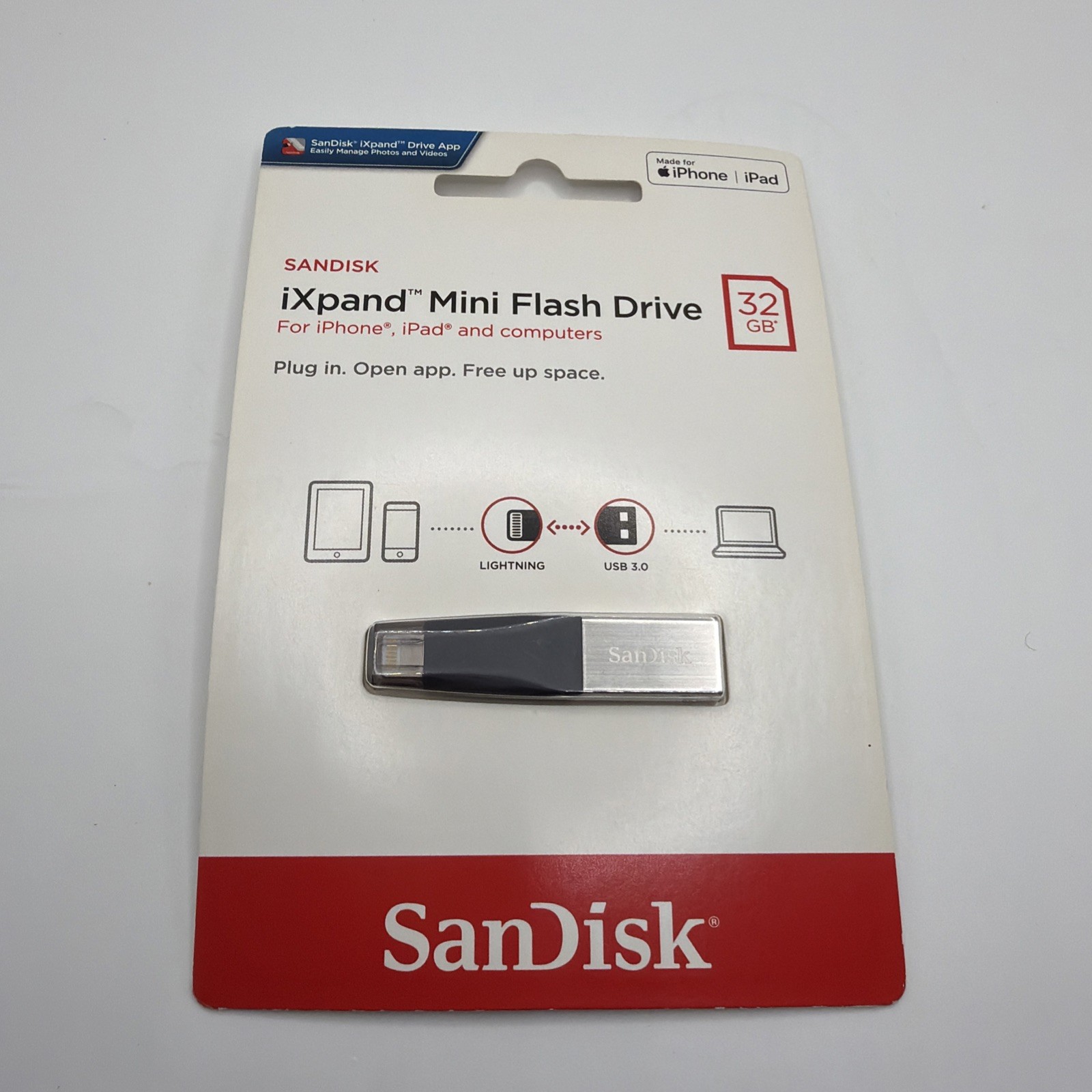 SanDisk iXpand 32GB Mini Flash Drive iPhone & iPad Compatible Brand New NIP