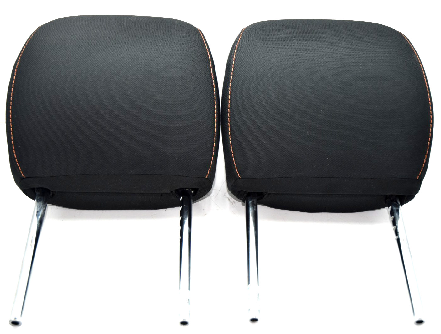 🚚 2018-2024 Nissan Kicks Front Left And Right Headrest Set Driver Passenger OEM