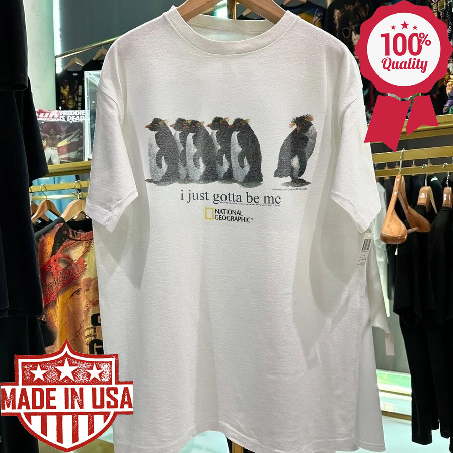 2001 \'I JUST GOTTA BE ME\' ROCKHOPPER NAT GEO RARE WHITE T-SHIRT 2001 \'I JUST GOTTA BE ME\' ROCKHOPPER NAT GEO RARE WHITE T-SHIRT