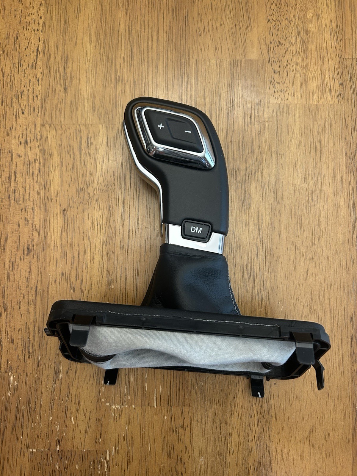 New 2015-2020 F-150 OEM XLT Leather Shifter Handle w/ Console Shift Grey Stitch New 2015-2020 F-150 OEM XLT Leather Shifter Handle w/ Console Shift Grey Stitch
