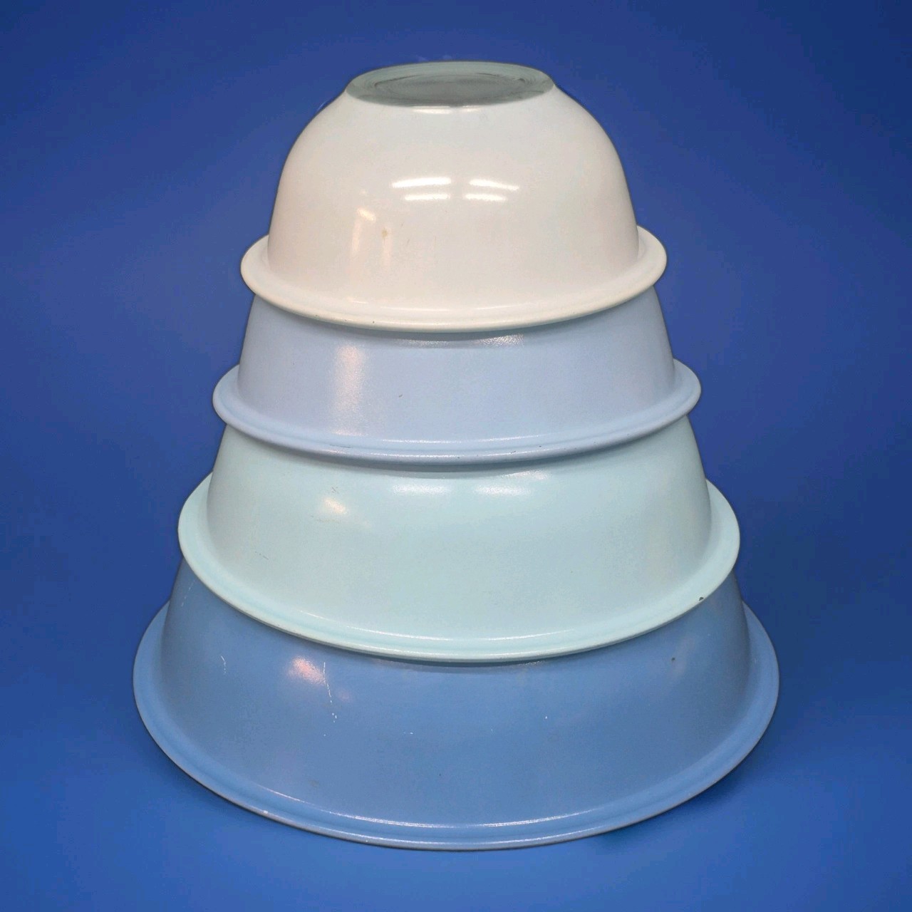 Pyrex Moody Blue Nesting Mixing Bowl Set 4 Piece Gradient Blue White Vintage