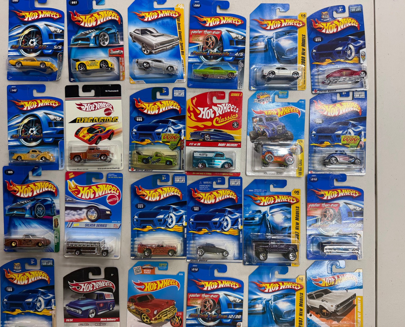 Hot Wheels Lot 30+ Carded Classics Flying Customs Muscle Cars Trucks 2000s