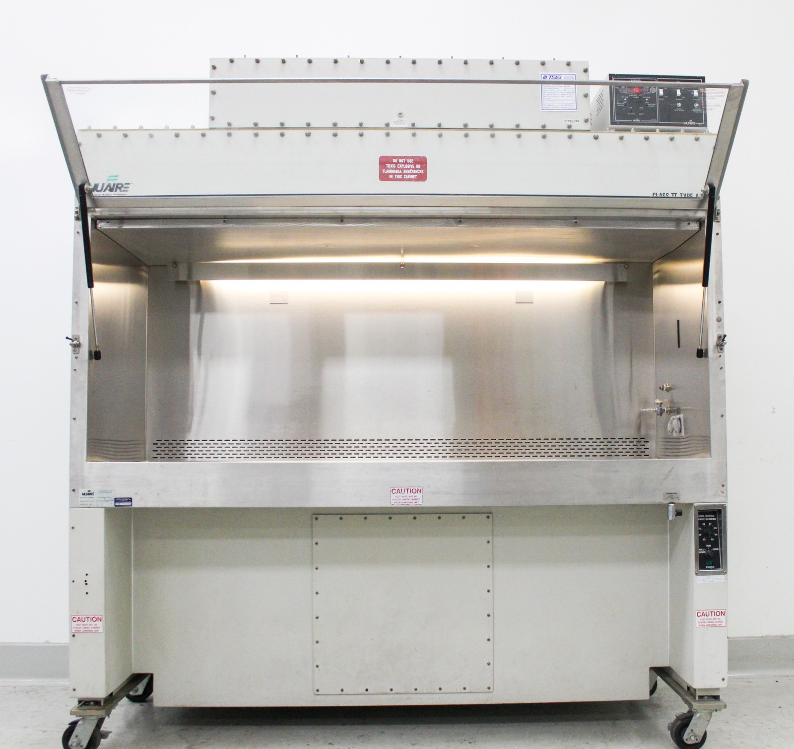 NuAire NU-602-600 Biosafety Cabinet Type A/B3 for Lab Protection (3374024)