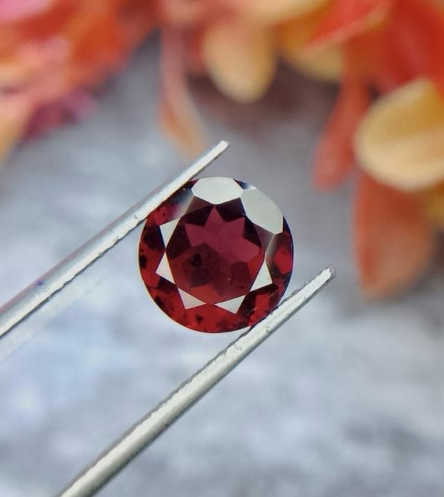 Stunning Deep Red Garnet Round Cut Loose Gemstone Elegant Brilliant Stone