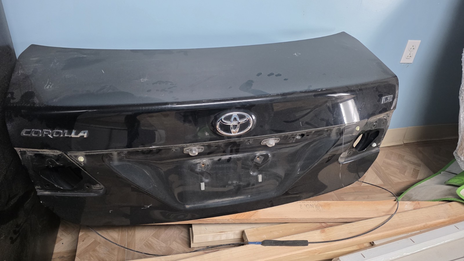 2011-2013 TOYOTA COROLLA REAR TRUNK LID OEM BLACK 2011-2013 TOYOTA COROLLA REAR TRUNK LID OEM BLACK
