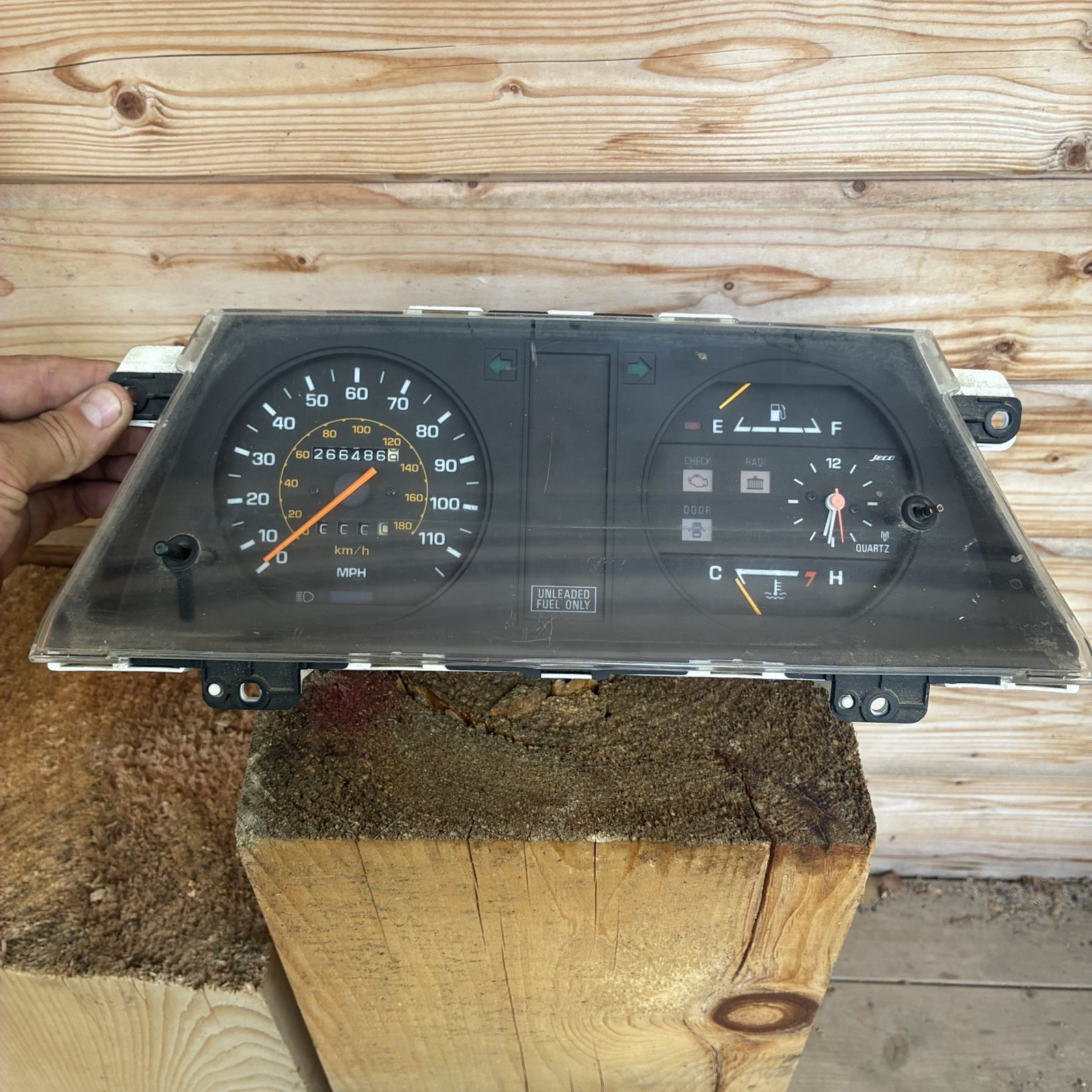 OEM 1985-89 Toyota Van wagon Instrument Speedometer Gauge OEM 1985-89 Toyota Van wagon Instrument Speedometer Gauge