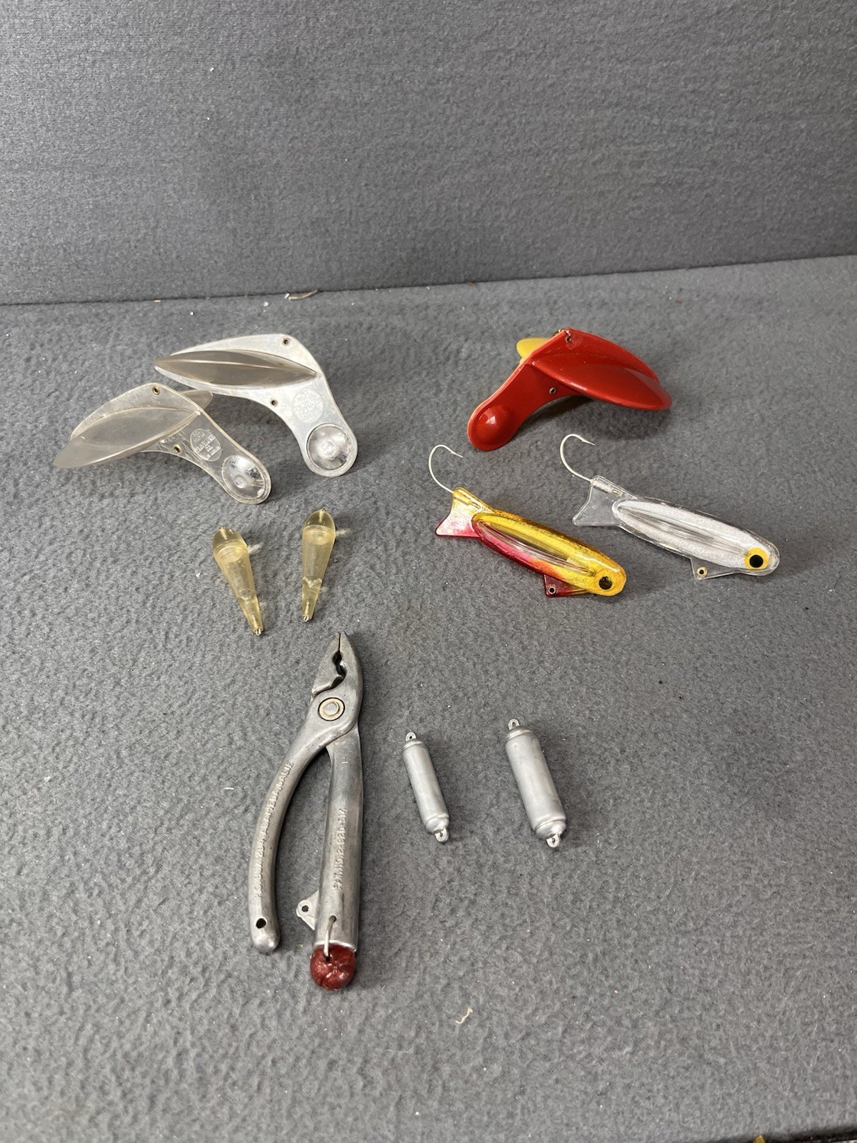 Rare 3 pc Space Bobber  &  Minnows Fishing Jigging Lures.