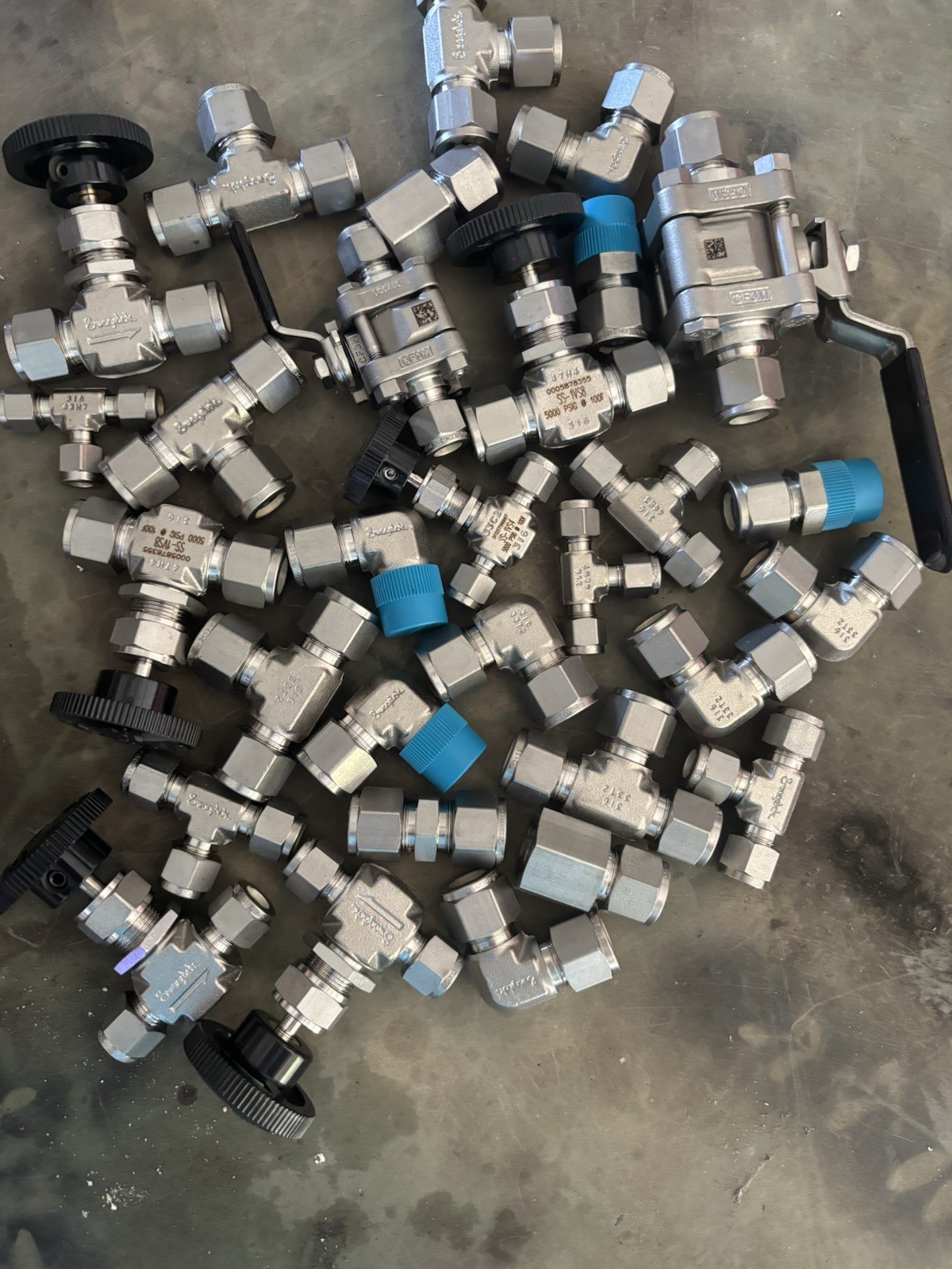 30 Pieces. Never Used New Swagelok Stainless Steel Tubing Valves And Fittings.