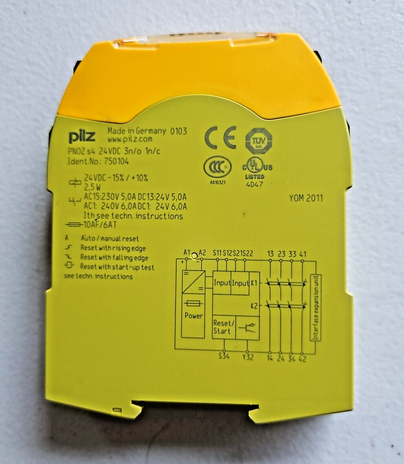 1 x Pilz PNOZ S4 24V Safety Relay - Yellow (750104) - - US Stock