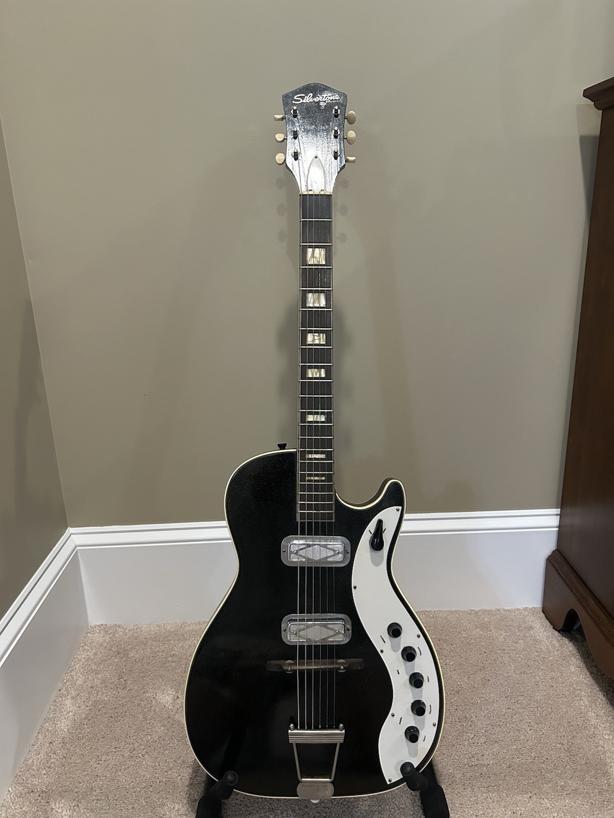 ~1963 Silvertone Model 1423 Jupiter Black Faux Sparkle