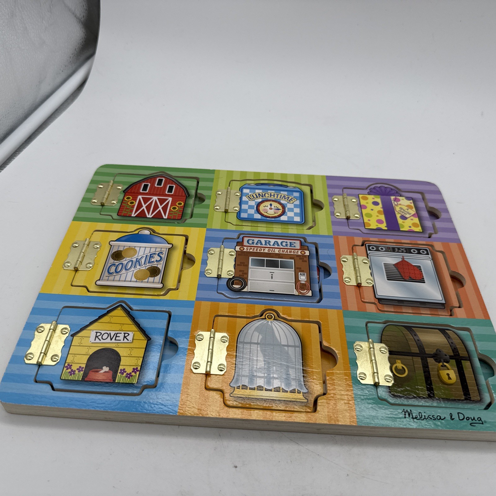 Melissa and Doug Wood Puzzle Magnetic Pieces Hide & Seek Hinged Doors