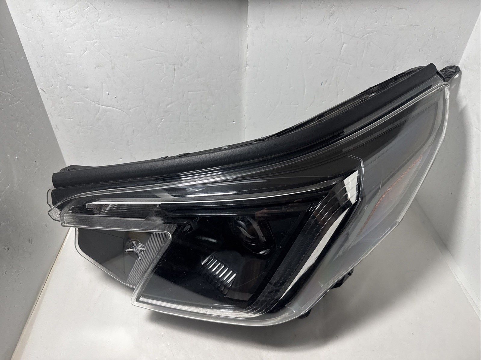 Subaru Forester Wilderness 2022 2023 2024 LH Driver LED Headlight OEM 84001SJ390 Subaru Forester Wilderness 2022 2023 2024 LH Driver LED Headlight OEM 84001SJ390
