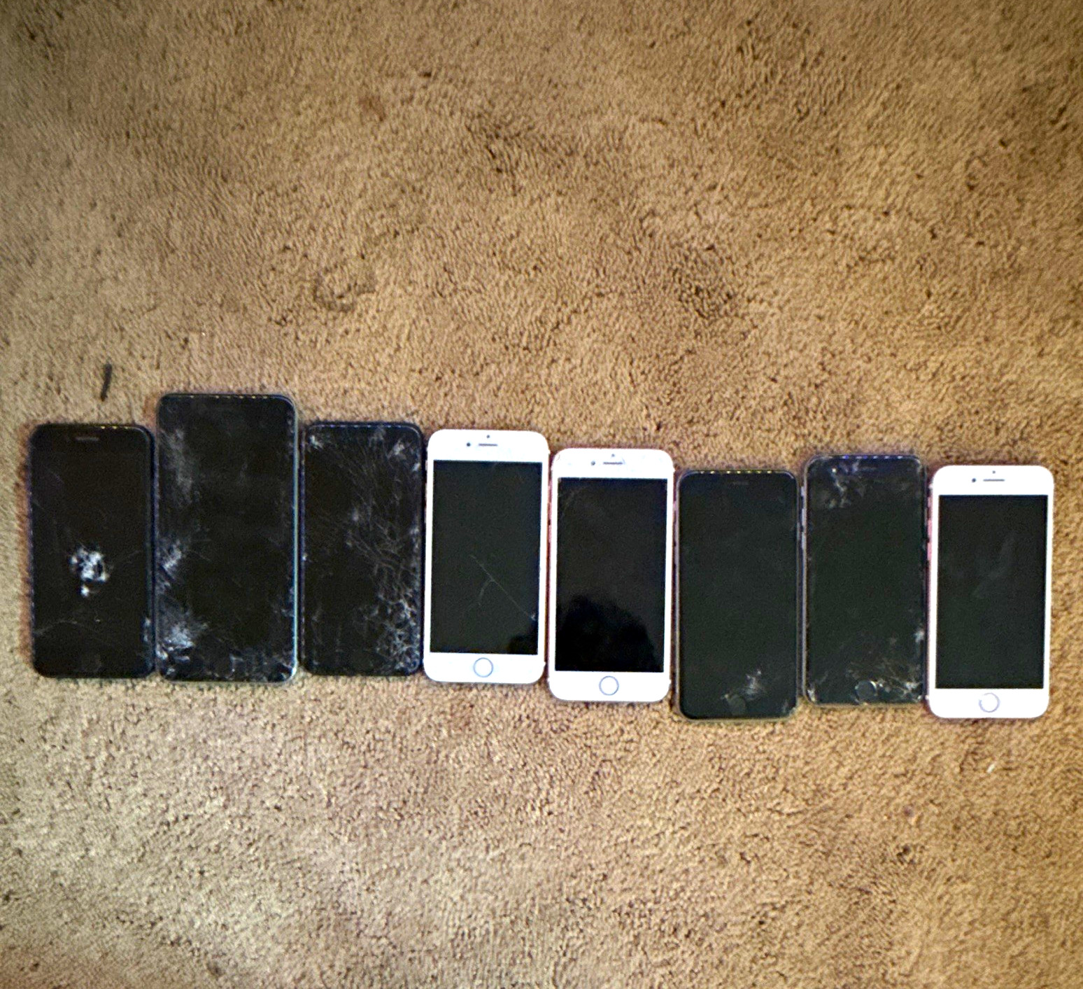 Apple iPhone lot of 8 UNTESTED - PARTS/REPAIR ONLY Apple iPhone lot of 8 UNTESTED - PARTS/REPAIR ONLY