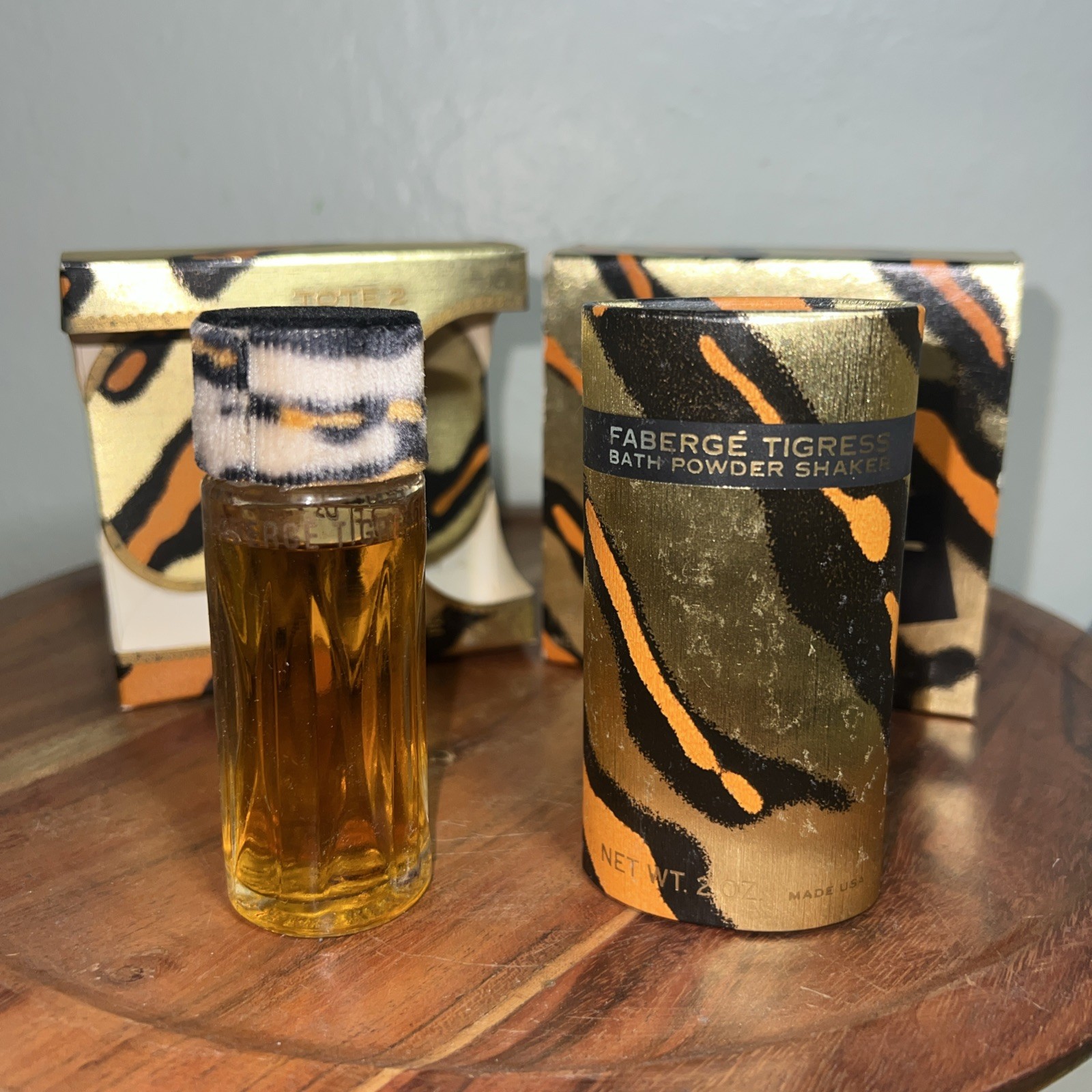 Vintage Fabergé Tigress Tote 2 Cologne Gift Set with Bath Powder Shaker Box READ