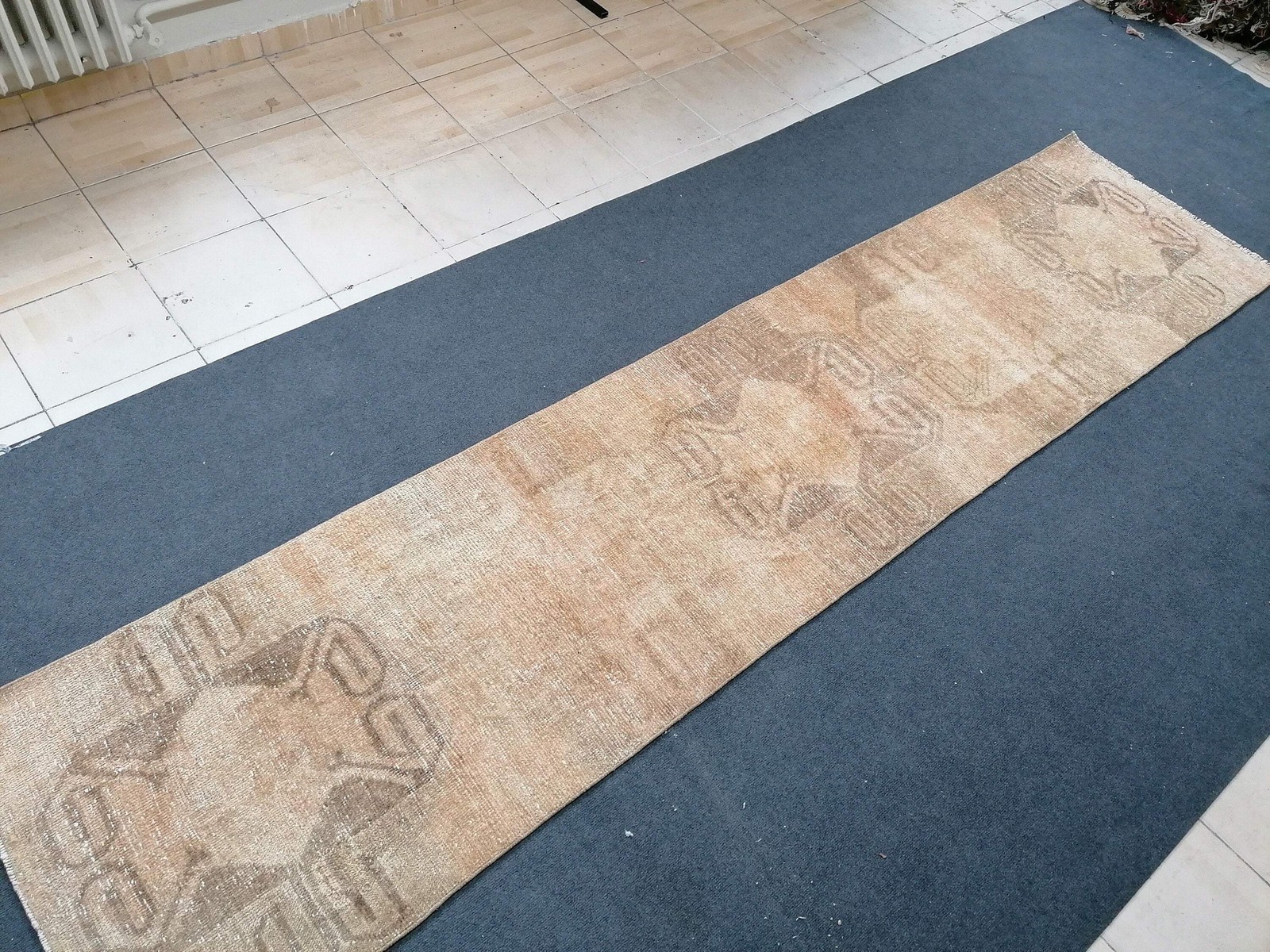 2.5 x 11 turkish runner rug, vintage runner rug, vintage oushak runner rug, hall