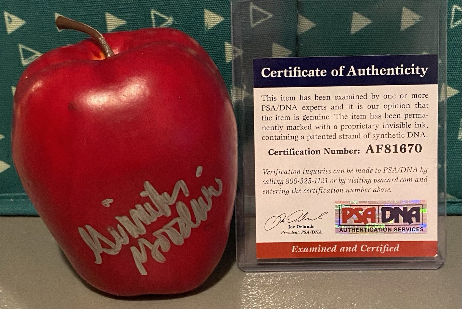 Ginnifer Goodwin Signed Prop Apple Once Upon A Time TV Show Snow White OUAT COA Ginnifer Goodwin Signed Prop Apple Once Upon A Time TV Show Snow White OUAT COA