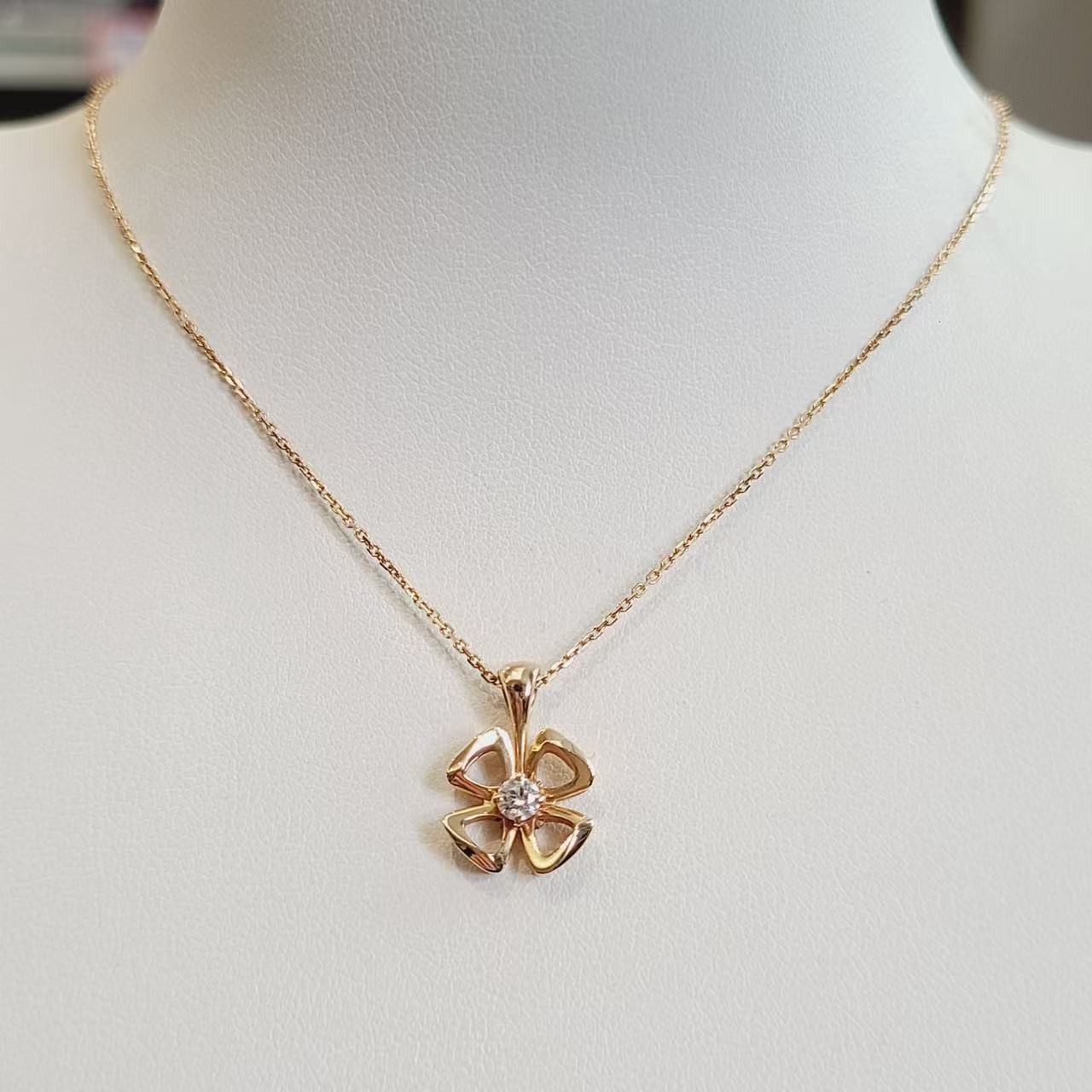 BVLGARI Fiorever Necklace Pendant 18K Rose Gold Diamond BVLGARI Fiorever Necklace Pendant 18K Rose Gold Diamond