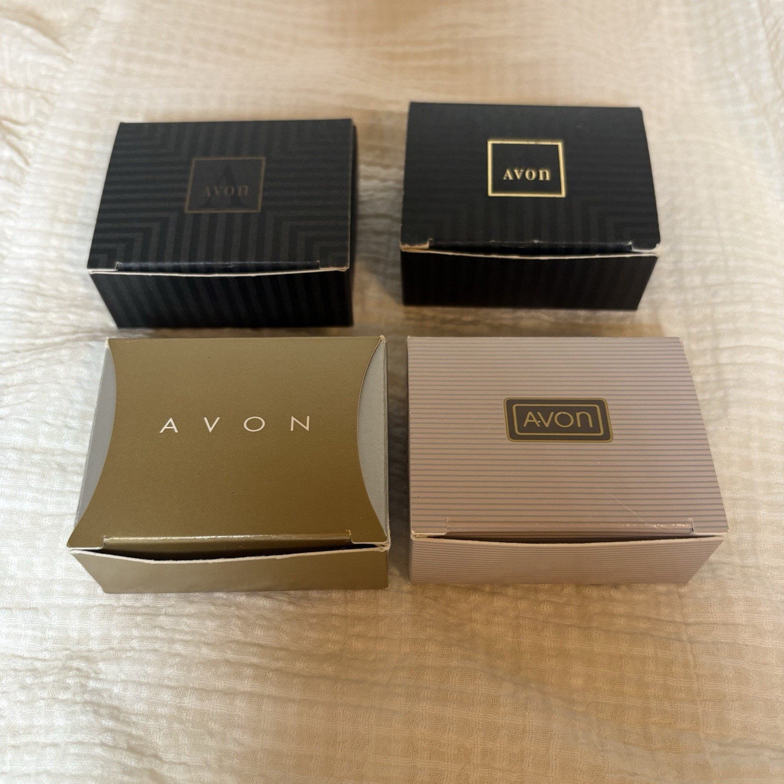 VINTAGE  ASSORTED AVON JEWELRY LOT / 4 Pieces New In BOX