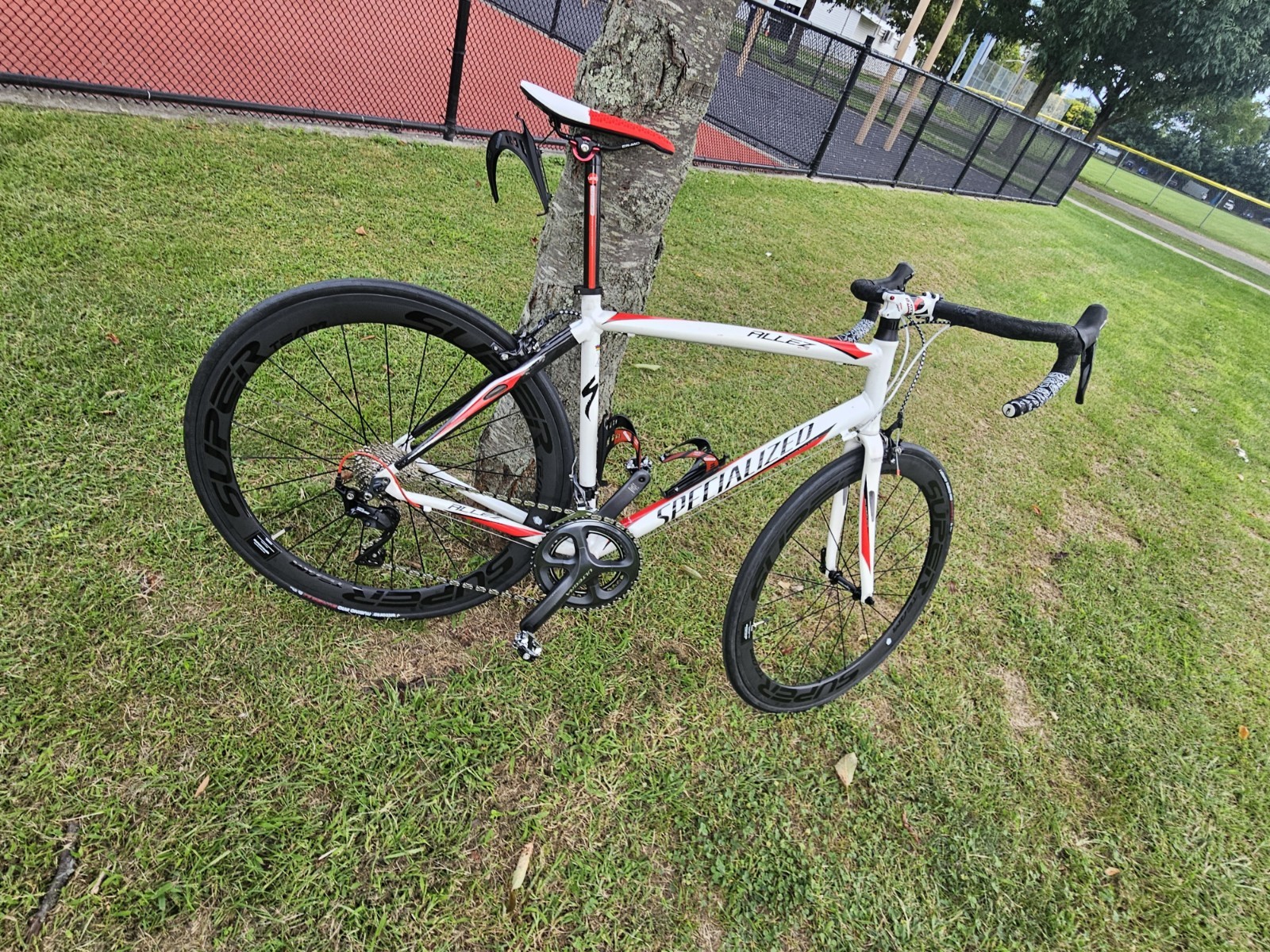 Specialized Allez Elite Aluminum Road Bike 56cm. Good Condition