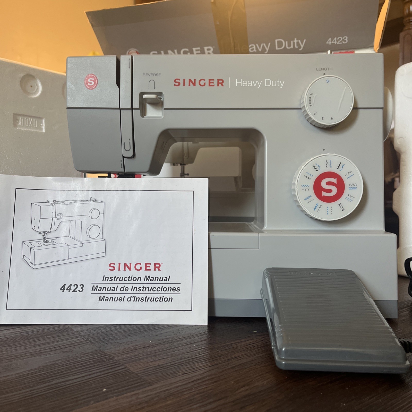 Singer Heavy Duty 4423 High Speed Sewing Machine Singer Heavy Duty 4423 High Speed Sewing Machine