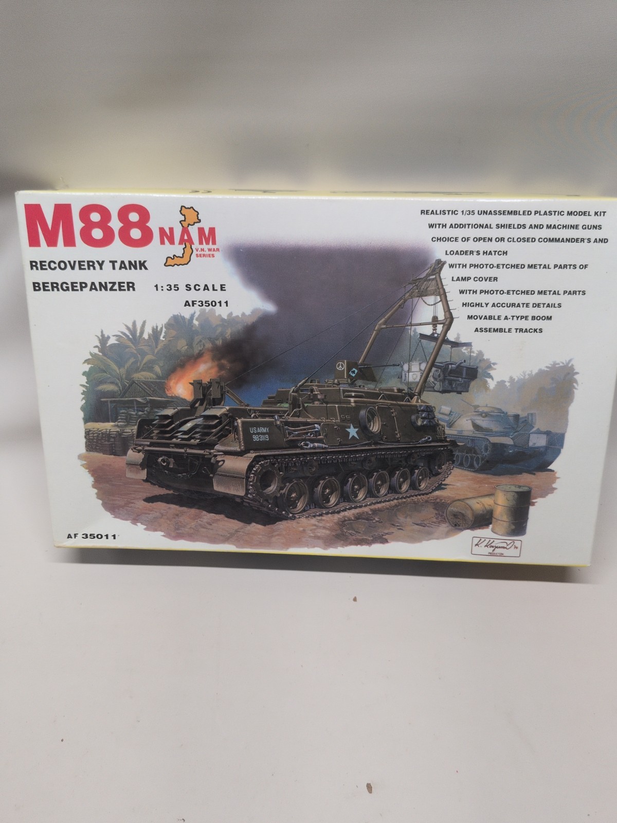 AFV Club 1/35 Scale M88 Recovery Tank AF35011 New Sealed Parts 