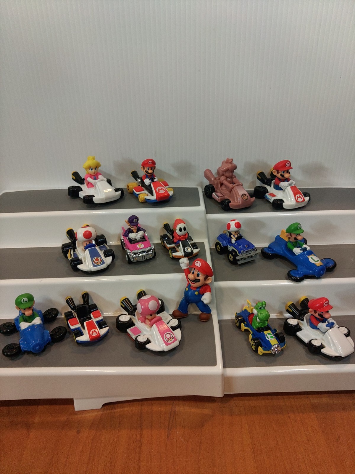 Huge Mario Hot Wheels Nintendo Mario kart Lot Huge Mario Hot Wheels Nintendo Mario kart Lot