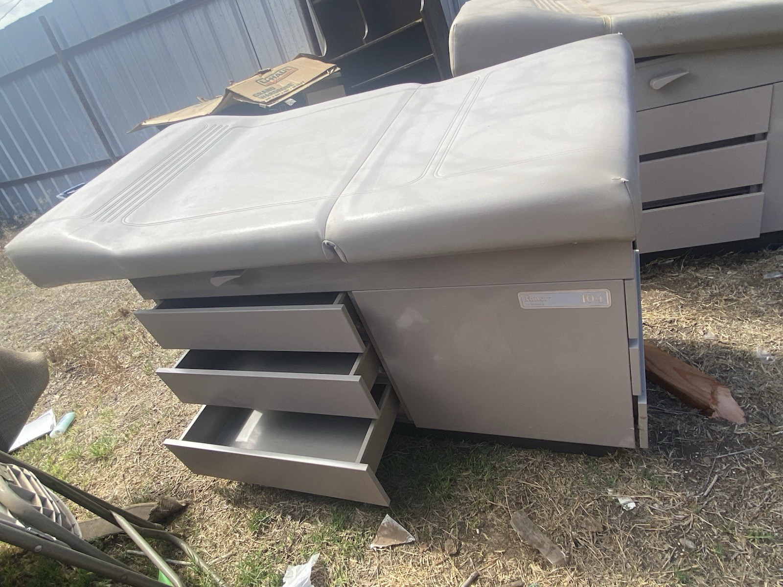 Midmark Ritter 104 Manual Table - Beige/Tan - LOCAL PICKUP ONLY