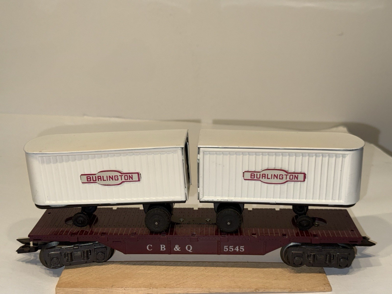 Marx 5545 C.B.& Q. Maroon Deluxe Flatcar with (2) Burlington Trailers - 8 wheel
