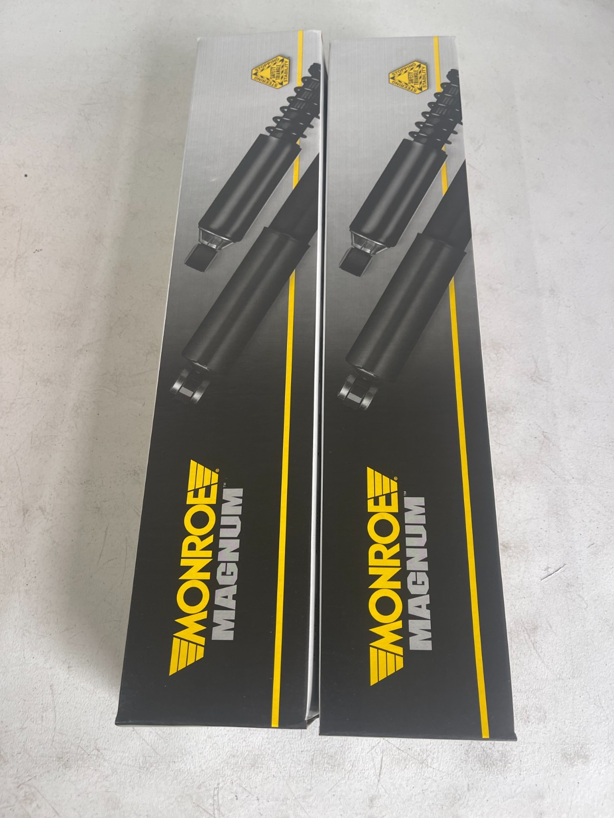 Lot Of 2 Monroe Magnum 66122 Gas Suspension Shock Absorber New Freightliner 108S Lot Of 2 Monroe Magnum 66122 Gas Suspension Shock Absorber New Freightliner 108S