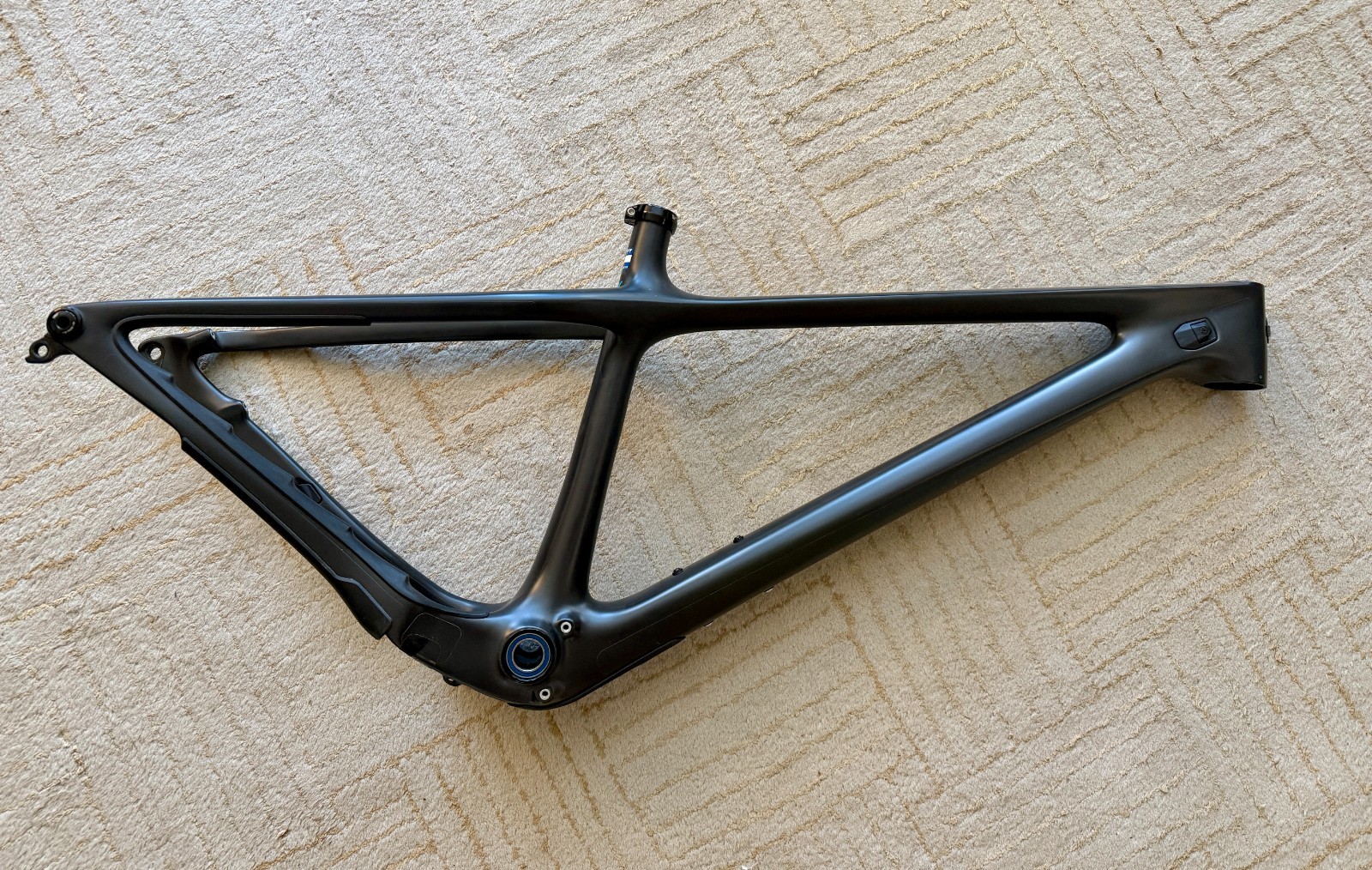Yeti ARC mountain bike frame size M. Raw carbon. Excellent condition. Light