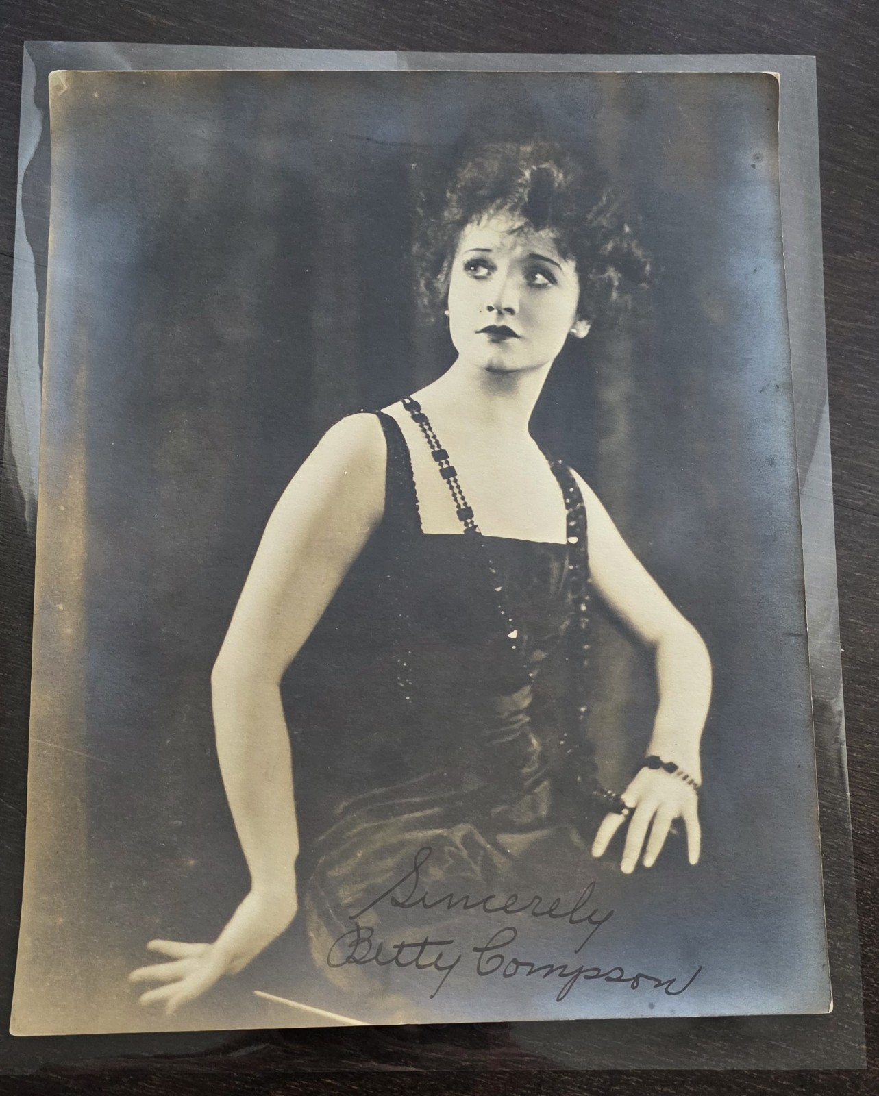 1920\'s BETTY COMPSON Silent Film Actress/Pioneer Studio Photo With Signature