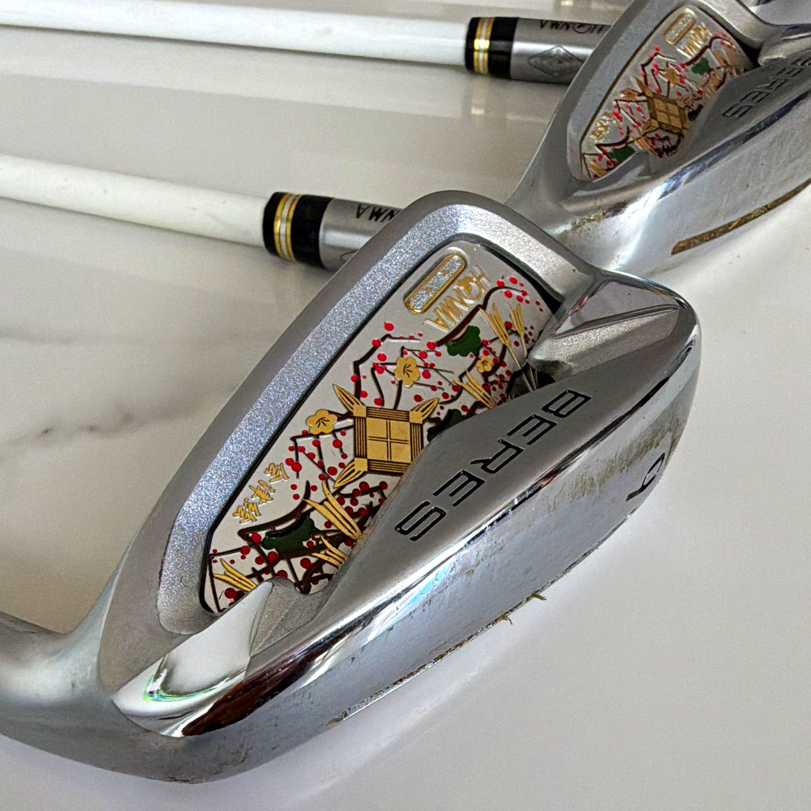 HONMA ARMRQ MX Women’s Right-Hand Iron Set 7pc 6-SW Graphite Shaft L HONMA ARMRQ MX Women’s Right-Hand Iron Set 7pc 6-SW Graphite Shaft L