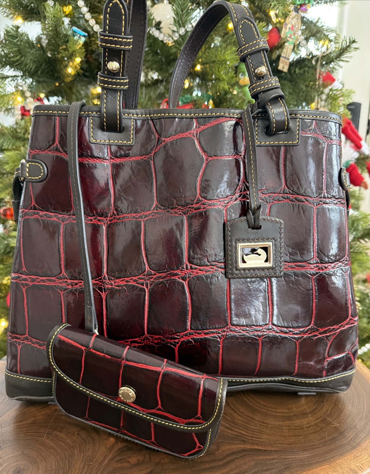 Vintage Dooney & Bourke Y2K Croco Domed Leather Satchel Handbag RARE Vintage Dooney & Bourke Y2K Croco Domed Leather Satchel Handbag RARE