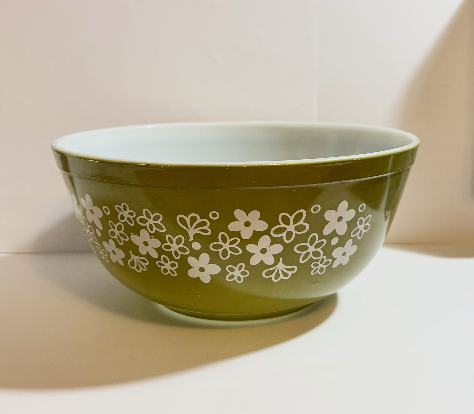 Vintage Pyrex 403 Green Spring Blossom Crazy Daisy 2 1/2 Quart Mixing Bowl Vintage Pyrex 403 Green Spring Blossom Crazy Daisy 2 1/2 Quart Mixing Bowl