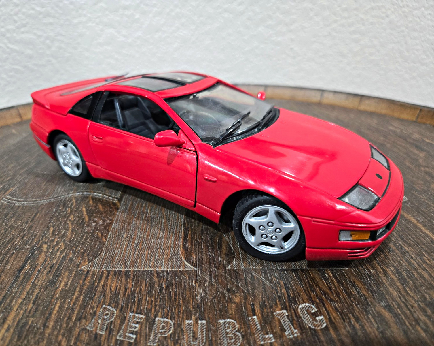 Kyosho 1/18 Nissan FairLady Z 300ZX Red Original Model Die Cast READ DESC Kyosho 1/18 Nissan FairLady Z 300ZX Red Original Model Die Cast READ DESC