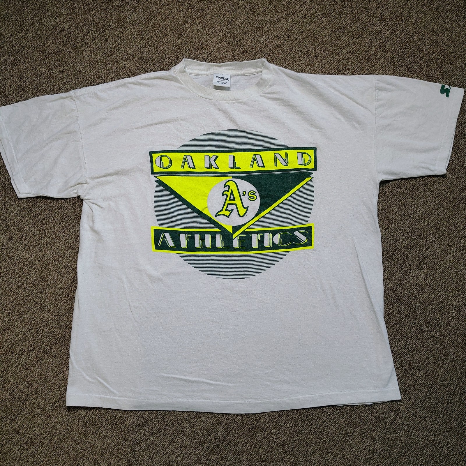 Vintage OAKLAND ATHLETICS Shirt Men XL White Futuristic Logo Graphic Starter USA Vintage OAKLAND ATHLETICS Shirt Men XL White Futuristic Logo Graphic Starter USA