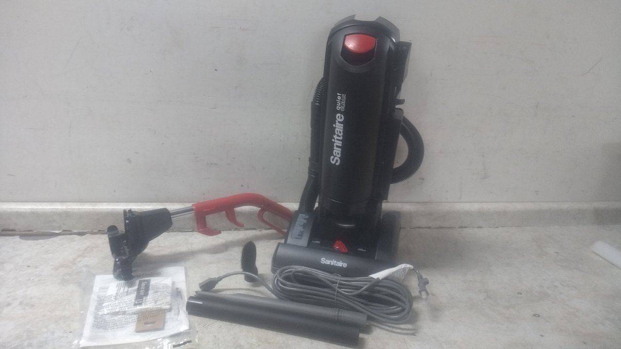 Sanitaire SC5713D 1-1/2 Gal Vacuum Capacity 120V 135 CFM Upright Vacuum