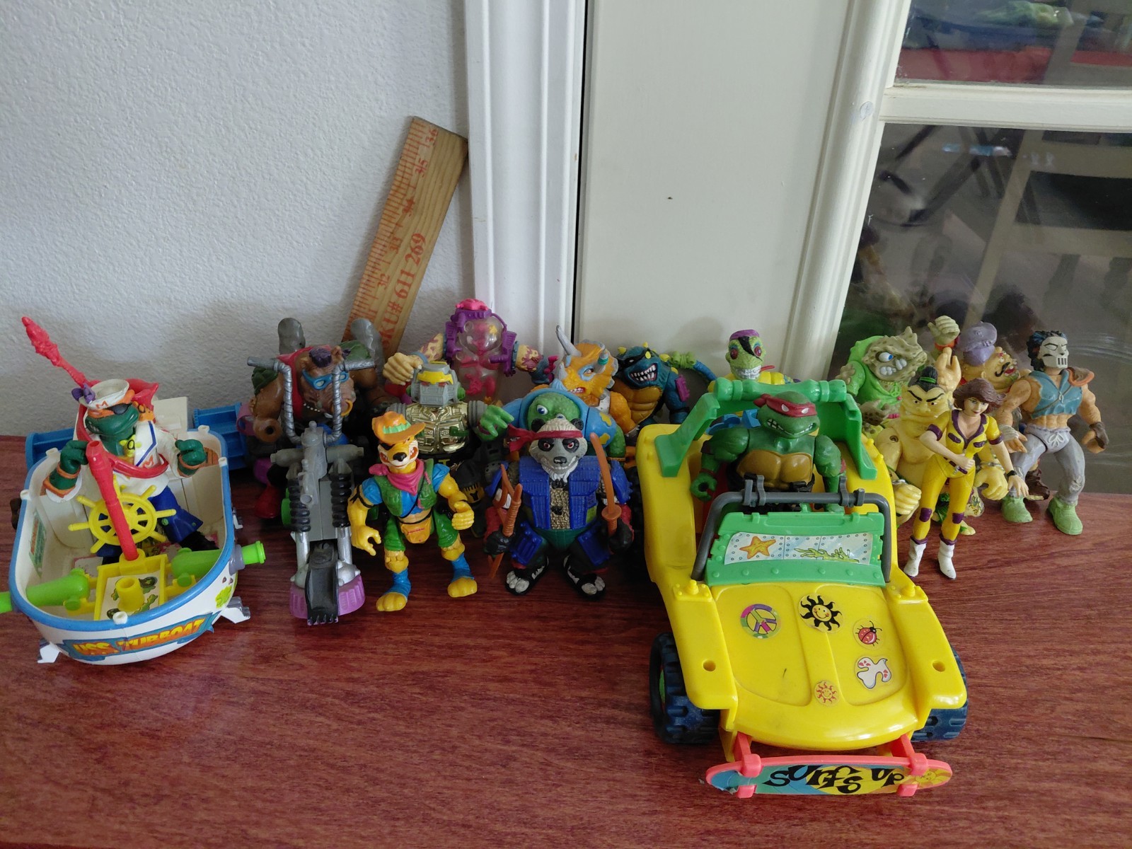 TMNT 1980s 1990s Vintage Playmates 16 Figure Lot, Bebop April & (3) Vehicles TMNT 1980s 1990s Vintage Playmates 16 Figure Lot, Bebop April & (3) Vehicles