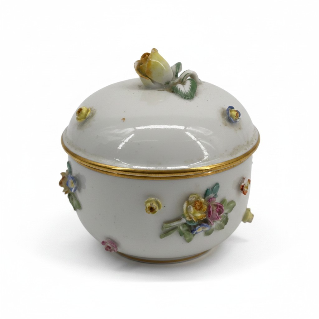 Antique Meissen Porcelain Floral Trinket Box Applied Flowers Crossed Swords Mark Antique Meissen Porcelain Floral Trinket Box Applied Flowers Crossed Swords Mark