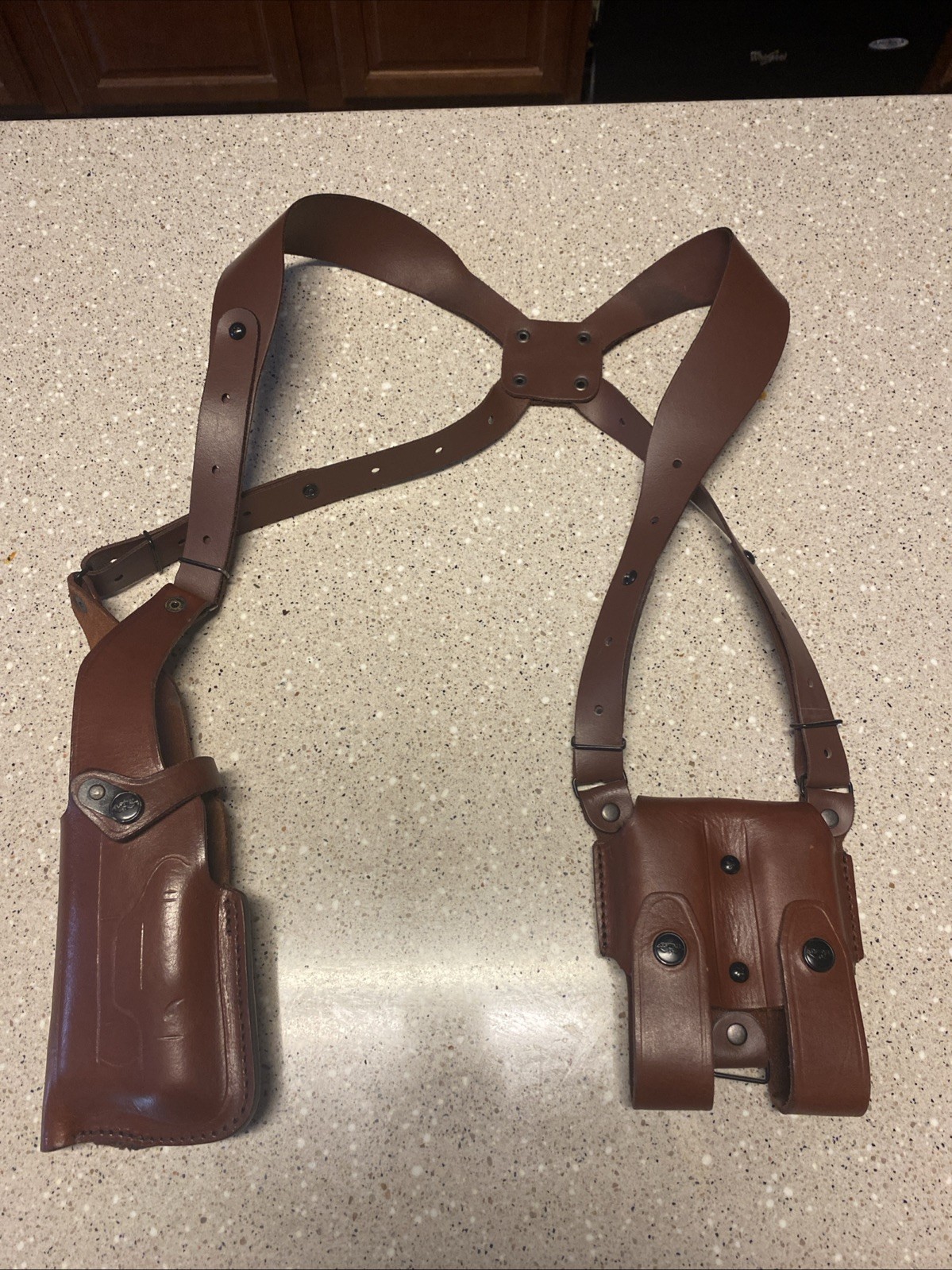 Craft Holster Leather Shoulder Holster Glock34/left Hand Craft Holster Leather Shoulder Holster Glock34/left Hand